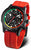 Reloj de hombre con correa textil roja, esfera negra con índices luminosos y aspecto cronógrafo