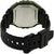 Reloj digital retro con caja plateada y correa textil negra perforada