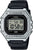Reloj de hombre con pantalla LED digital, caja plateada y correa de plástico negra.