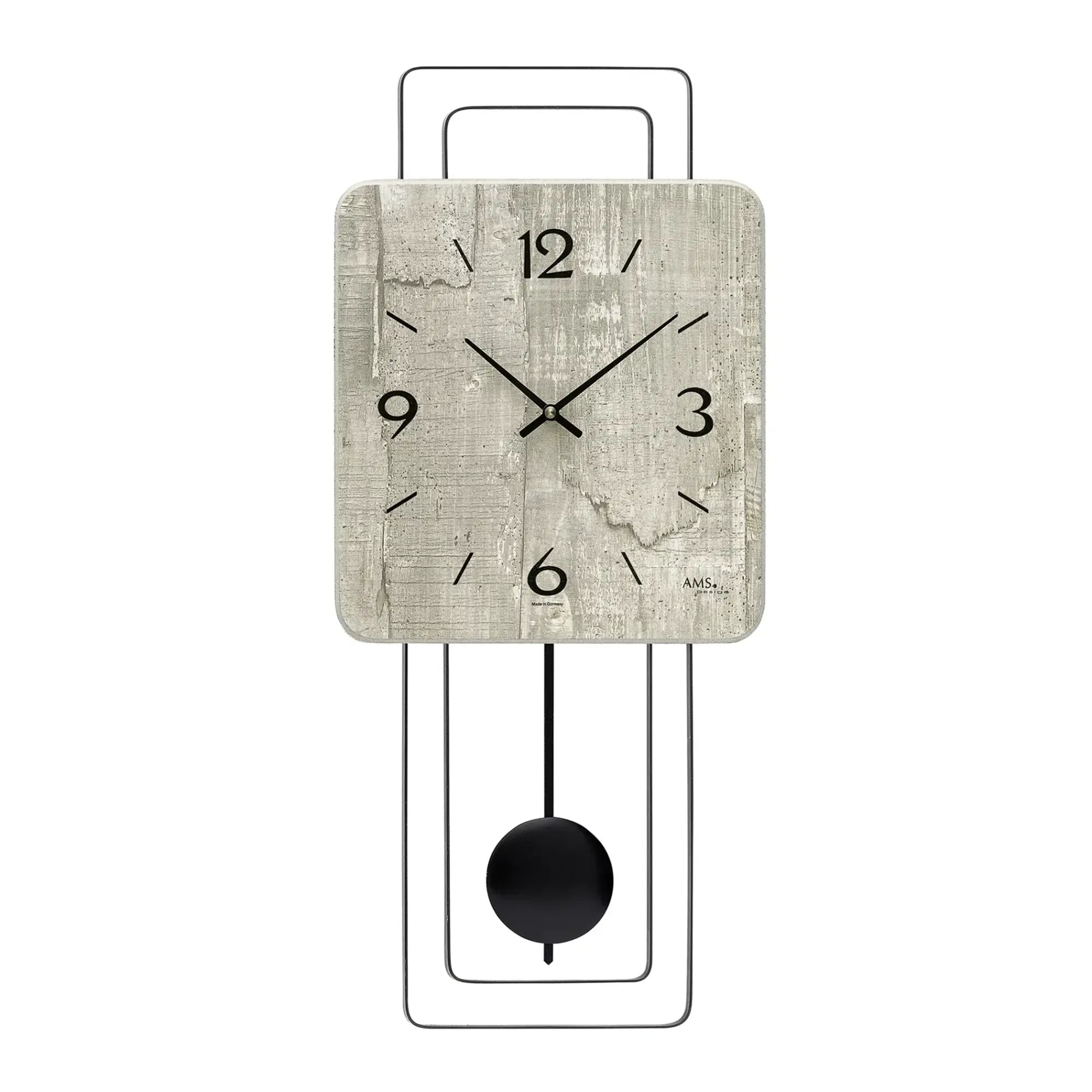 Wanduhr mit Betonoptik-Front, schwarzen Zeigern, Ziffern und Pendelwerk