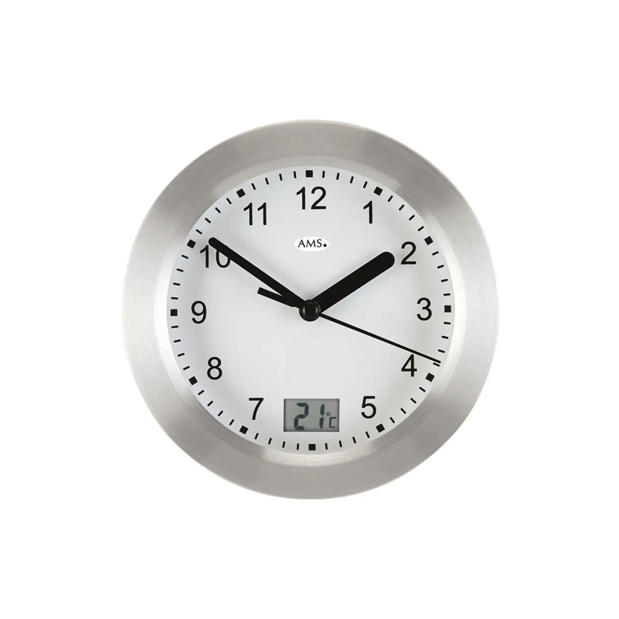 Runde Wanduhr mit silbernem Rahmen, weißem Zifferblatt, schwarzen Zeigern und Digitalanzeige.