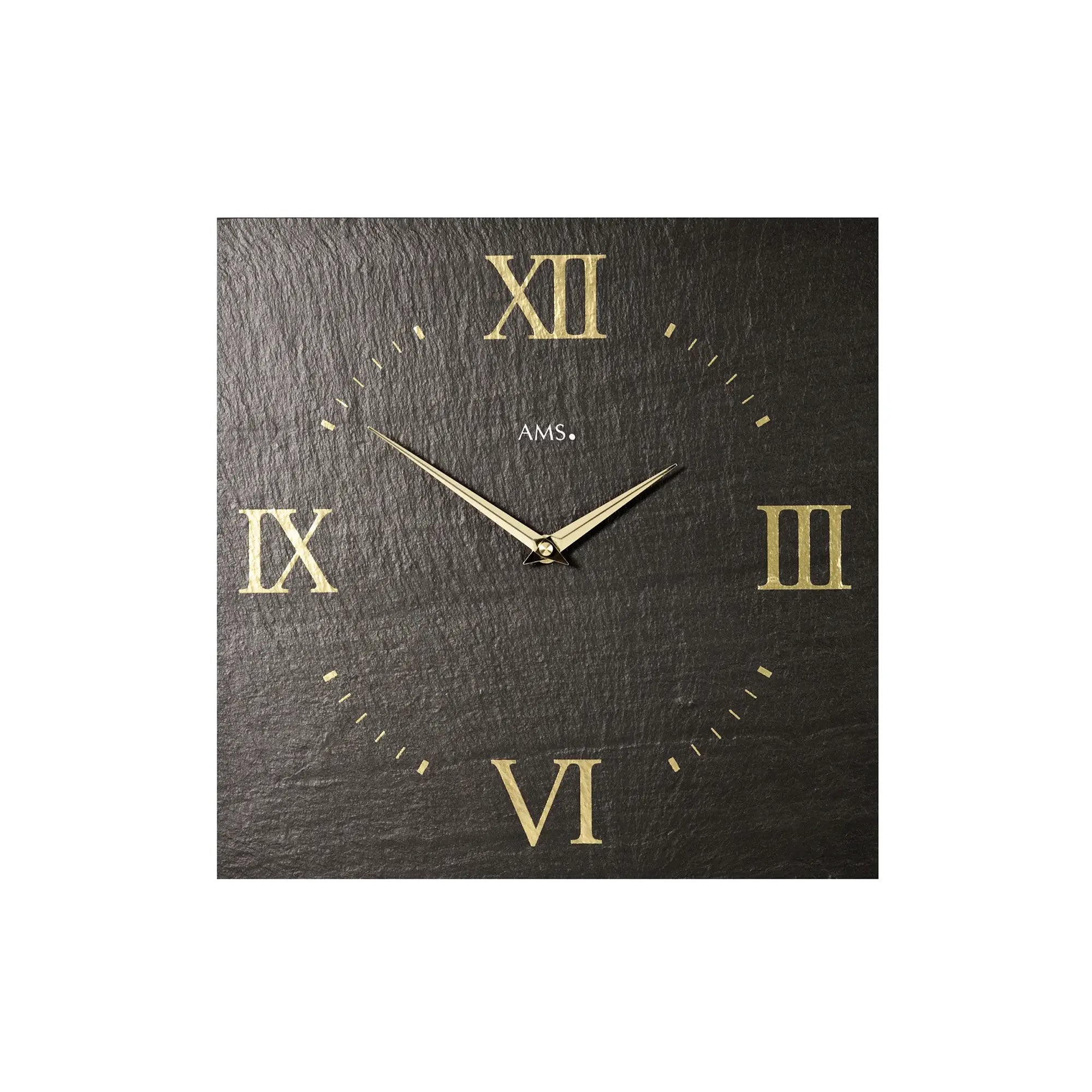 Wanduhr mit dunklem Schieferblatt, goldenen römischen Ziffern und zwei Zeigern