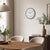 reloj de pared moderno AMS F5576G en el comedor
