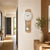 reloj de pared ams f5333 en el pasillo
