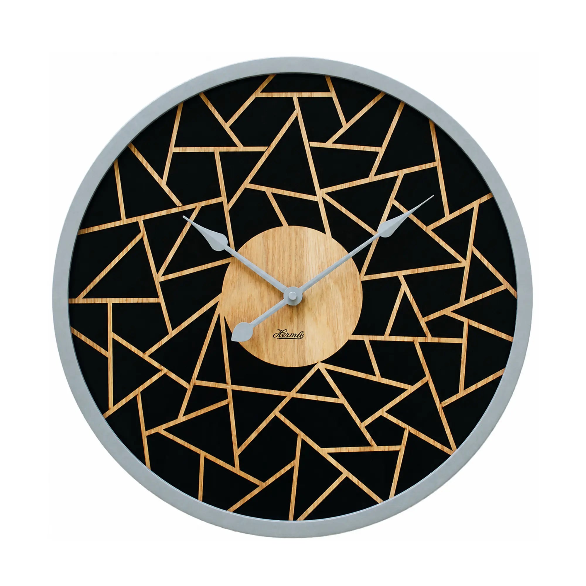 "Reloj de pared redondo con esfera de madera, patrón negro y líneas doradas, manecillas"