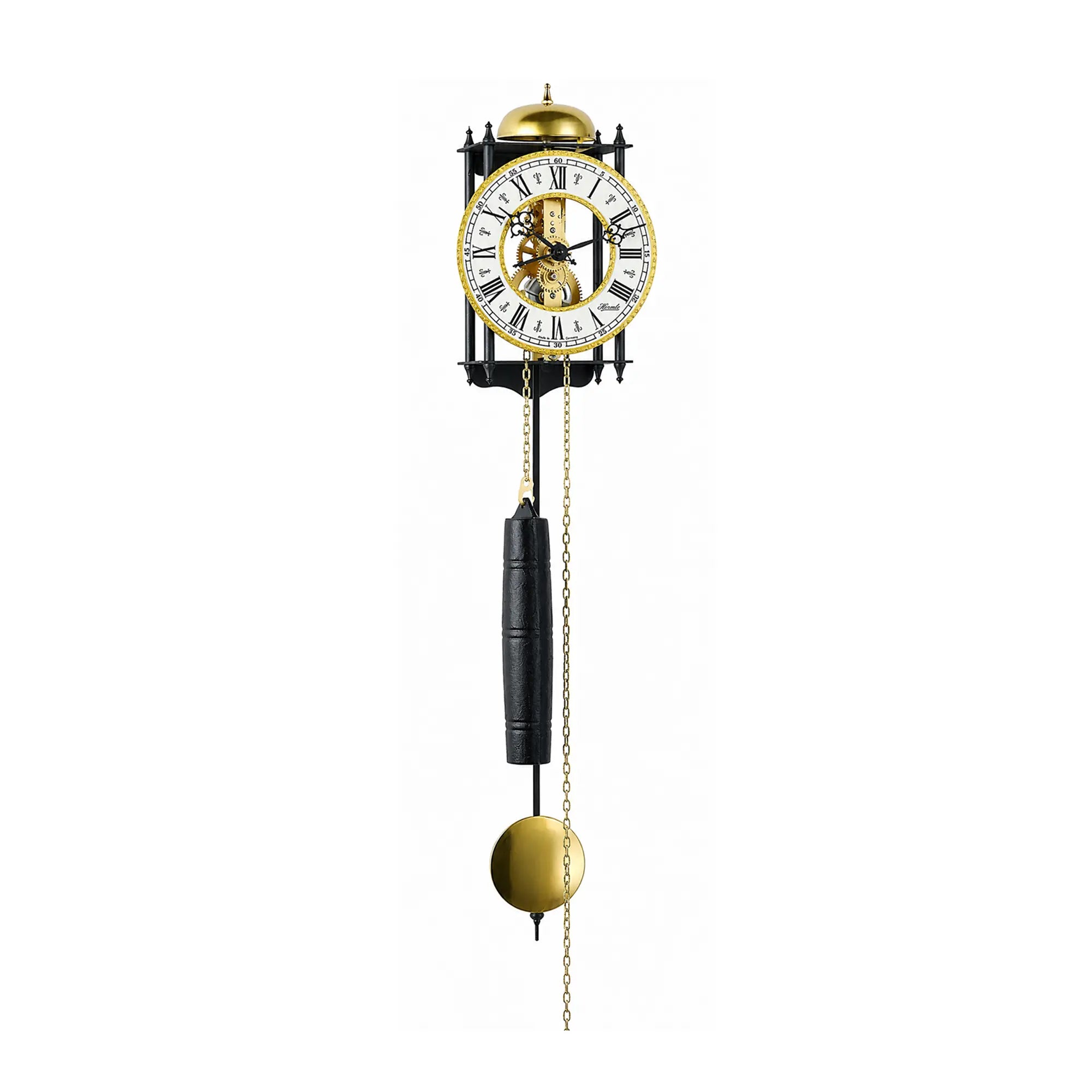 "Reloj de pared con frontal dorado, péndulo negro y cadena en la esfera"