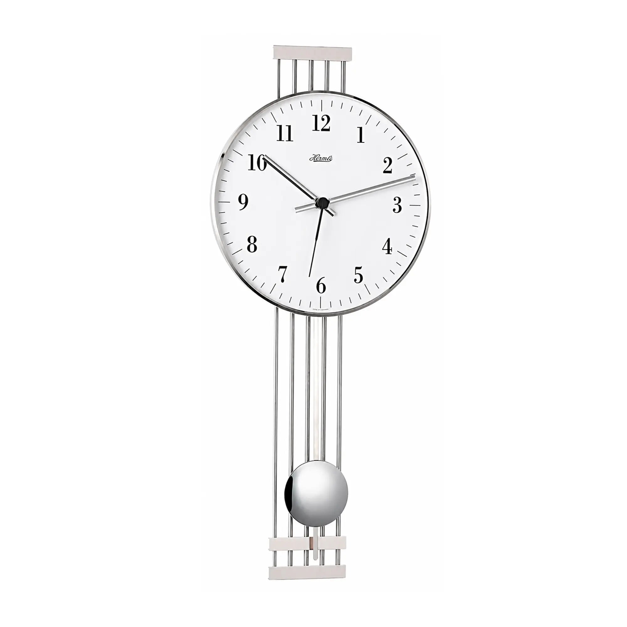 "Reloj de pared con esfera redonda, marco metálico plateado y varillas de péndulo verticales"