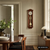 Antike Wanduhr aus Kirschbaumholz mit Zifferblatt und hängendem Pendel