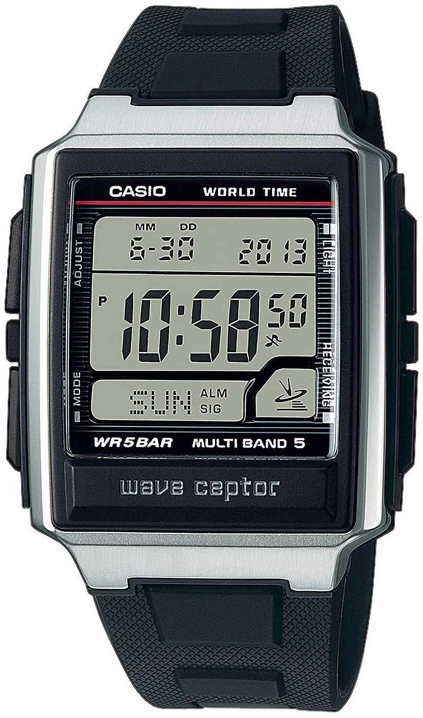 Casio Reloj para hombre con correa de plástico negra, pantalla digital y caja de acero inoxidable