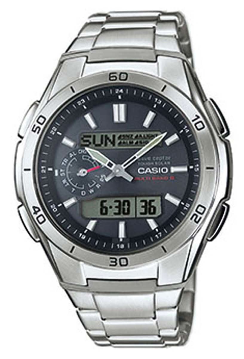 Reloj Casio para hombre con correa de metal plateado, esfera oscura y pantalla digital