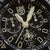Pulsera de hombre, vista de cerca de la esfera con contadores de cronógrafo y logotipo de LUMINOX