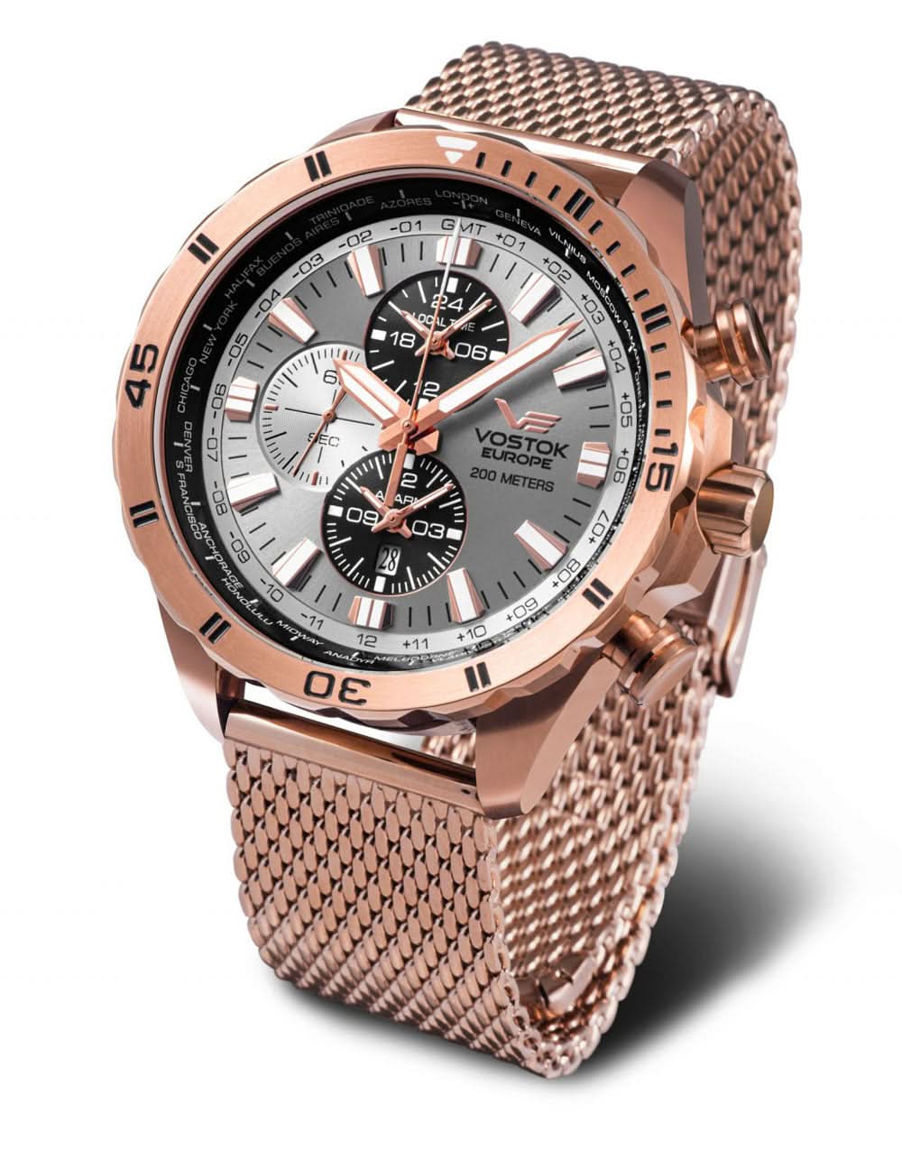 Reloj de hombre con correa de metal en tono oro rosa, esfera blanca y subesferas de cronógrafo