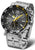 Pulsera de acero inoxidable plateado para hombre con esfera negra y bisel amarillo.