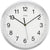 Nahaufnahme Wanduhr: weißes Ziffernblatt, schwarze Zahlen, schwarze Zeiger, AMS.-Markierung