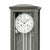 Regulator-Wanduhr im Detail: anthrazitfarbenes Zifferblatt mit AMS-Logo und Zeigern