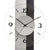 Detail der Wanduhr: silbernes Zifferblatt, schwarze arabische Ziffern, AMS-Logo