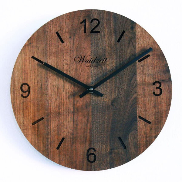 Waidzeit 33-WNZ-04 reloj de pared moderno, hecho de madera maciza de pino local