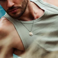 Holzkern Command Halskette Jade/Silber