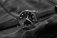 Reloj de hombre negro con correa de cuero - Modelo Vostok...