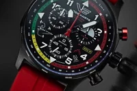 Reloj de hombre negro con correa de silicona roja - Modelo Vostok Europe VK68-592C775