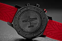 Reloj de hombre negro con correa de silicona roja - Modelo Vostok Europe VK68-592C775